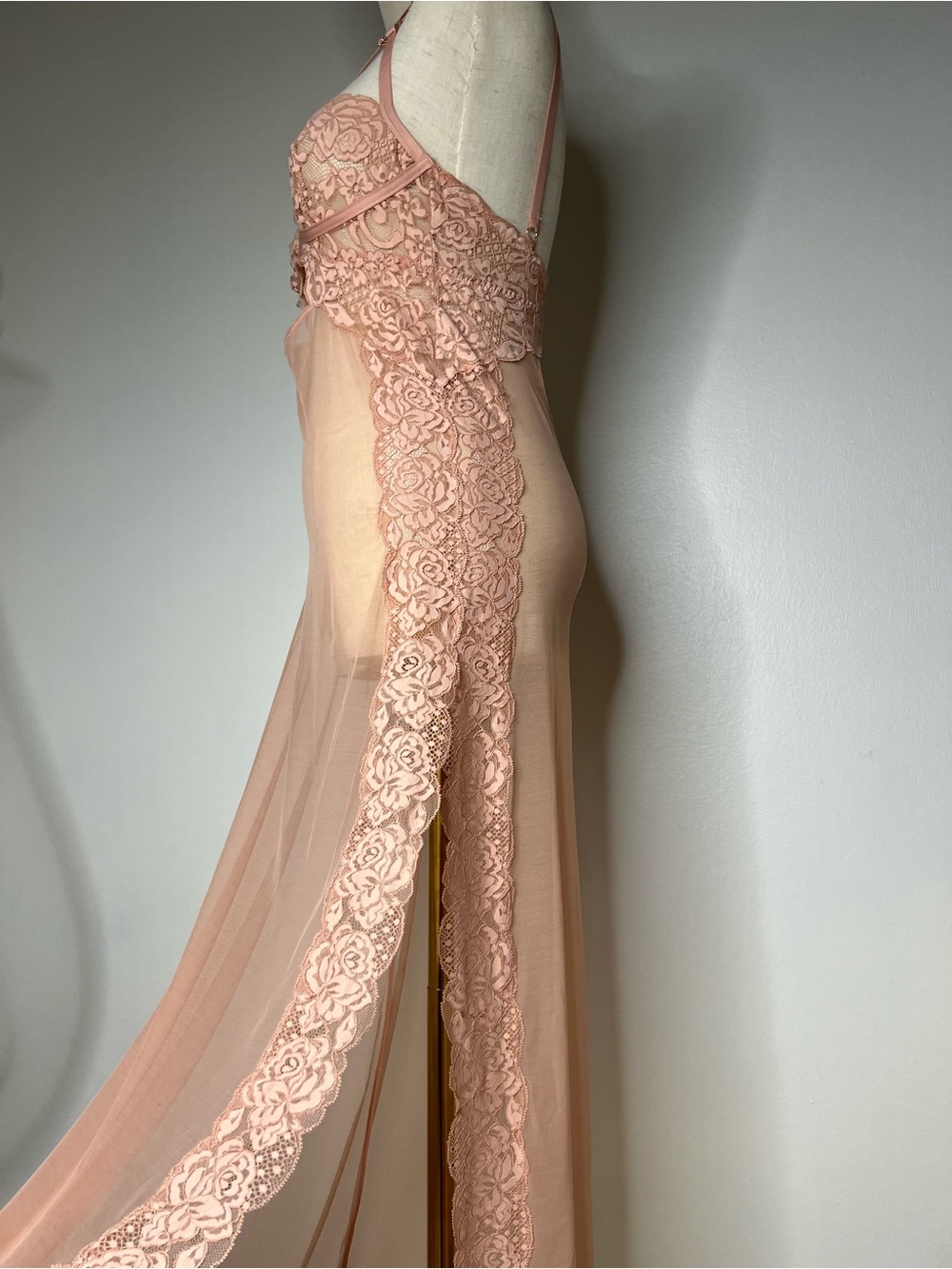Yamamay Nightgown with lace and a slit